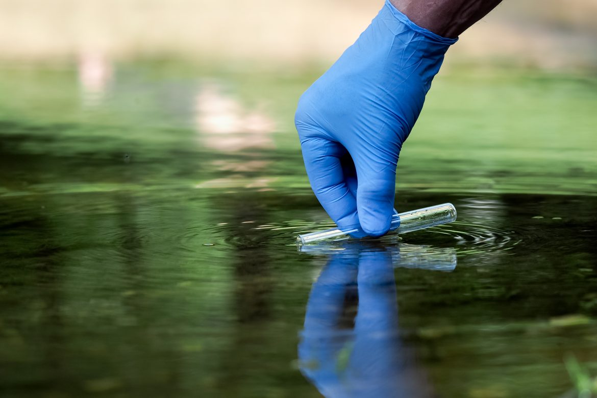shutterstock_445346497 aigua contaminada